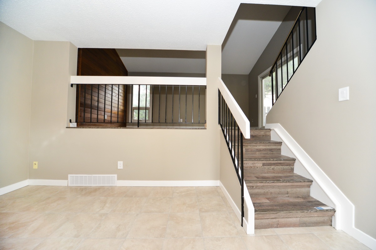 6075 35a Avenue, Edmonton, Alberta, Canada T6L 1G7, 3 Bedrooms Bedrooms, ,1.5 BathroomsBathrooms,1/2 Duplex,Currently Rented,35a Avenue,1000