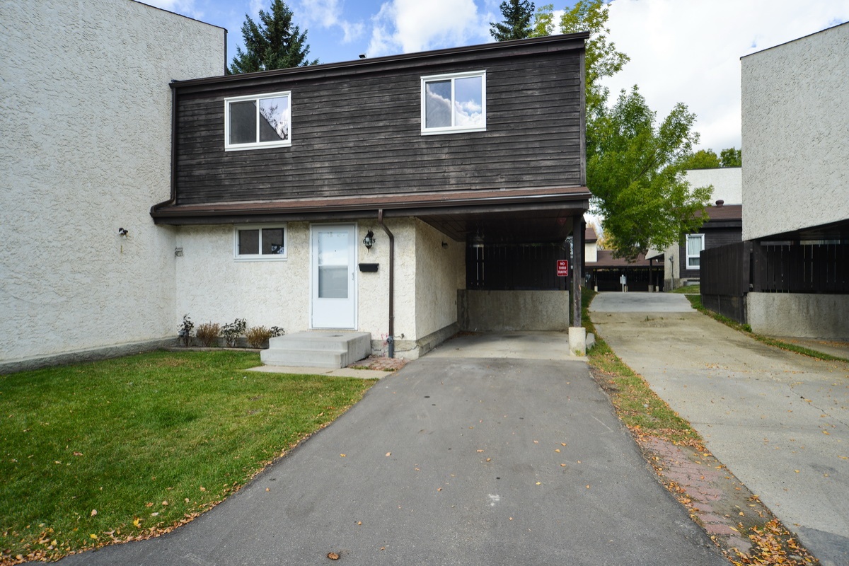 6075 35a Avenue, Edmonton, Alberta, Canada T6L 1G7, 3 Bedrooms Bedrooms, ,1.5 BathroomsBathrooms,1/2 Duplex,Currently Rented,35a Avenue,1000