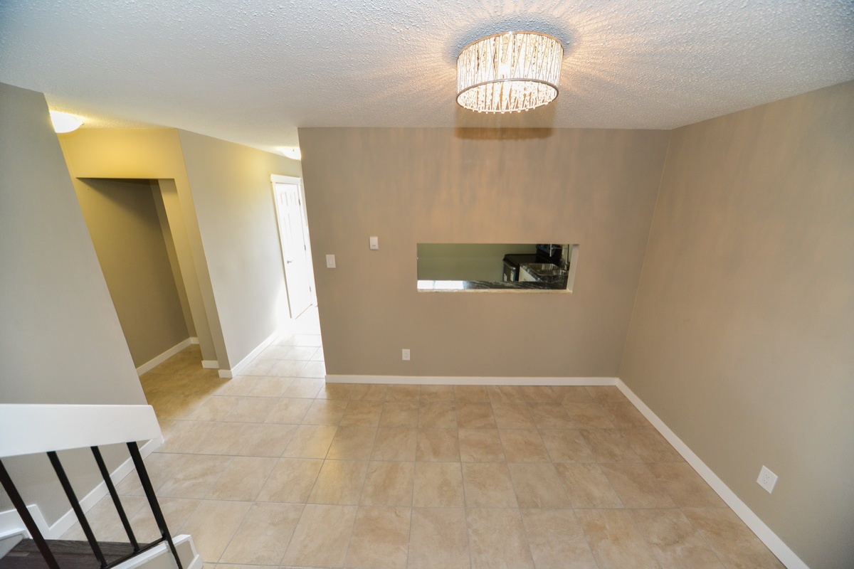 6075 35a Avenue, Edmonton, Alberta, Canada T6L 1G7, 3 Bedrooms Bedrooms, ,1.5 BathroomsBathrooms,1/2 Duplex,Currently Rented,35a Avenue,1000