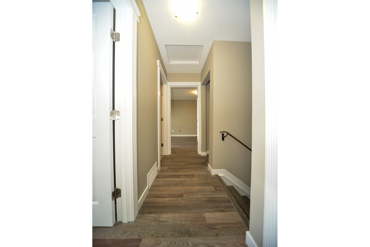 6075 35a Avenue, Edmonton, Alberta, Canada T6L 1G7, 3 Bedrooms Bedrooms, ,1.5 BathroomsBathrooms,1/2 Duplex,Currently Rented,35a Avenue,1000