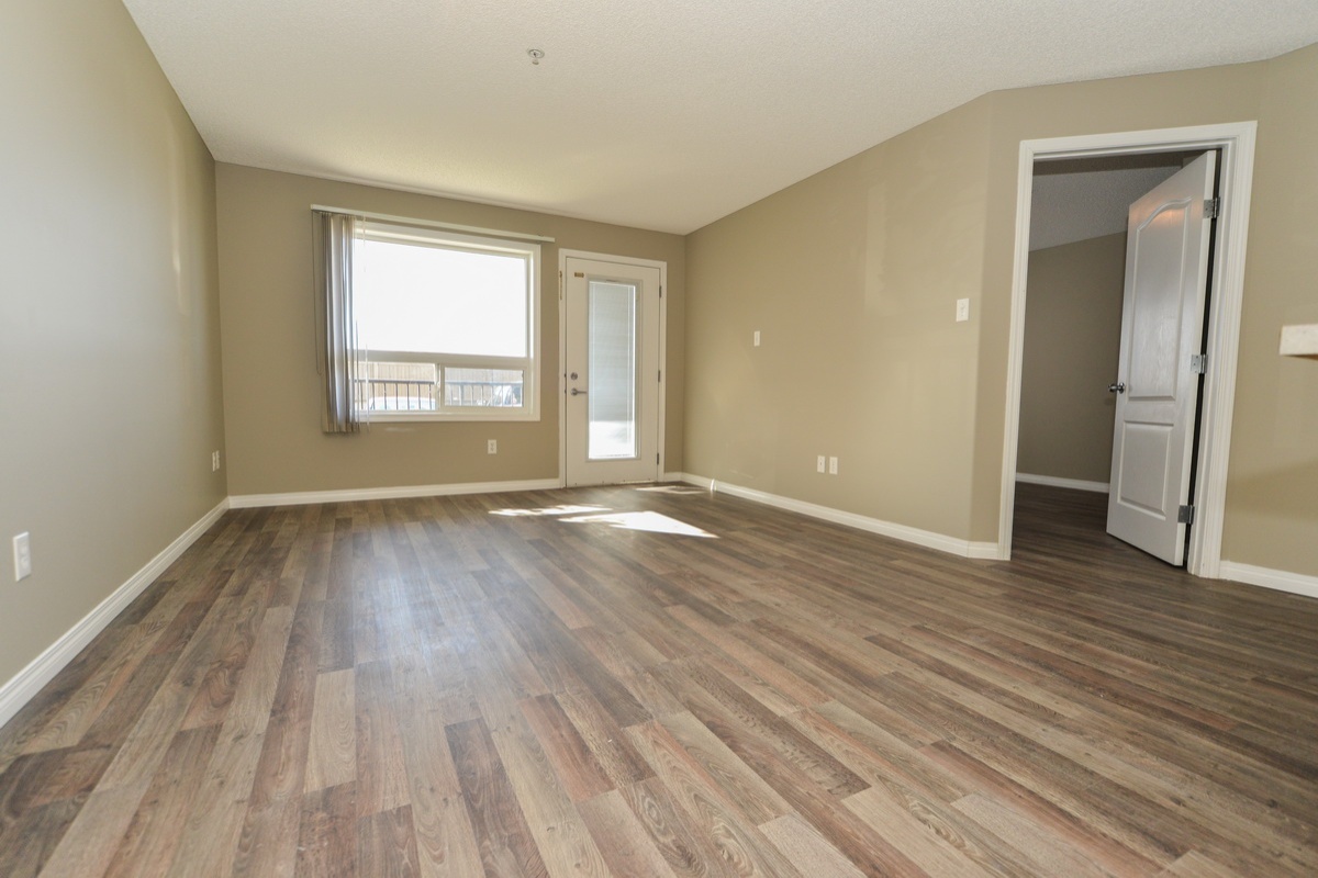 9363 Simpson Drive, Edmonton, Alberta, Canada T6R 0N2, 2 Bedrooms Bedrooms, ,2 BathroomsBathrooms,Condo,Currently Rented,Simpson Drive,1001