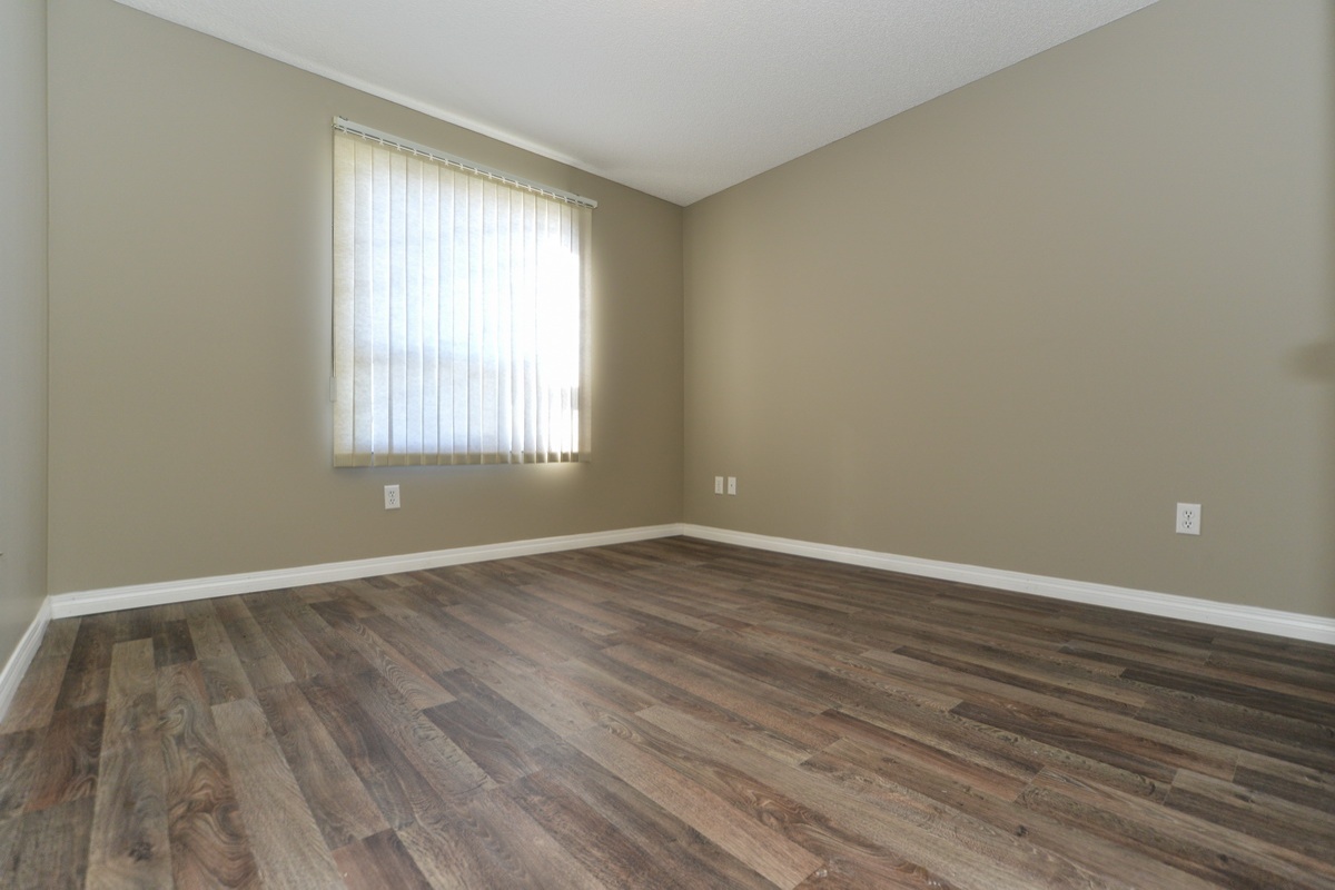 9363 Simpson Drive, Edmonton, Alberta, Canada T6R 0N2, 2 Bedrooms Bedrooms, ,2 BathroomsBathrooms,Condo,Currently Rented,Simpson Drive,1001