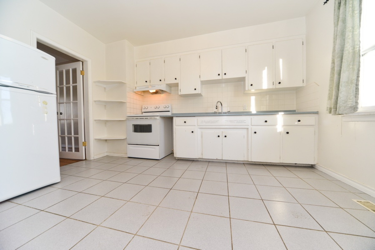 11111 116 Street,Edmonton,Alberta,Canada T5G 2V7,3 Bedrooms Bedrooms,2 BathroomsBathrooms,1/2 Duplex,116 Street,1002