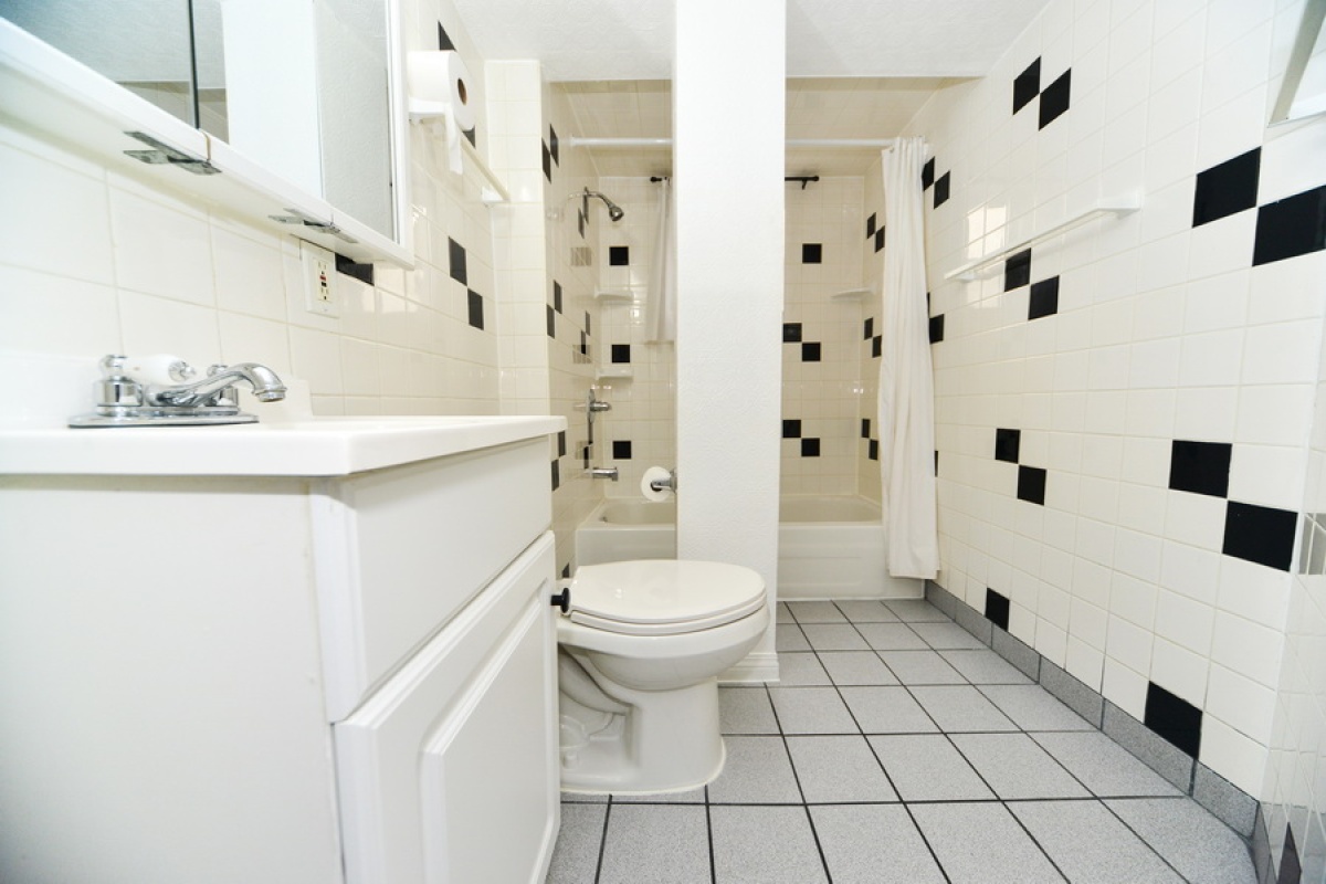 11113 116 Street,Edmonton,Alberta,Canada T5G 2V7,3 Bedrooms Bedrooms,2 BathroomsBathrooms,1/2 Duplex,116 Street,1003