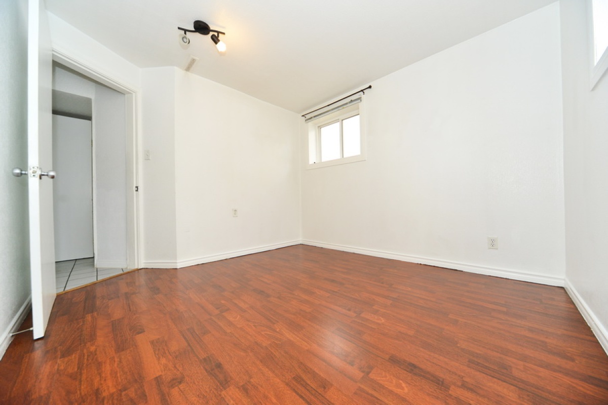 11113 116 Street,Edmonton,Alberta,Canada T5G 2V7,3 Bedrooms Bedrooms,2 BathroomsBathrooms,1/2 Duplex,116 Street,1003